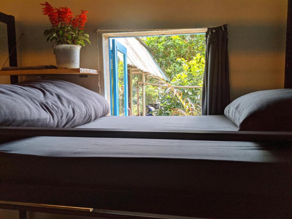 Big Mang Den Homestay Kon Von Kla Esterno foto