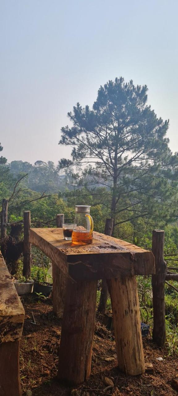 Big Mang Den Homestay Kon Von Kla Esterno foto